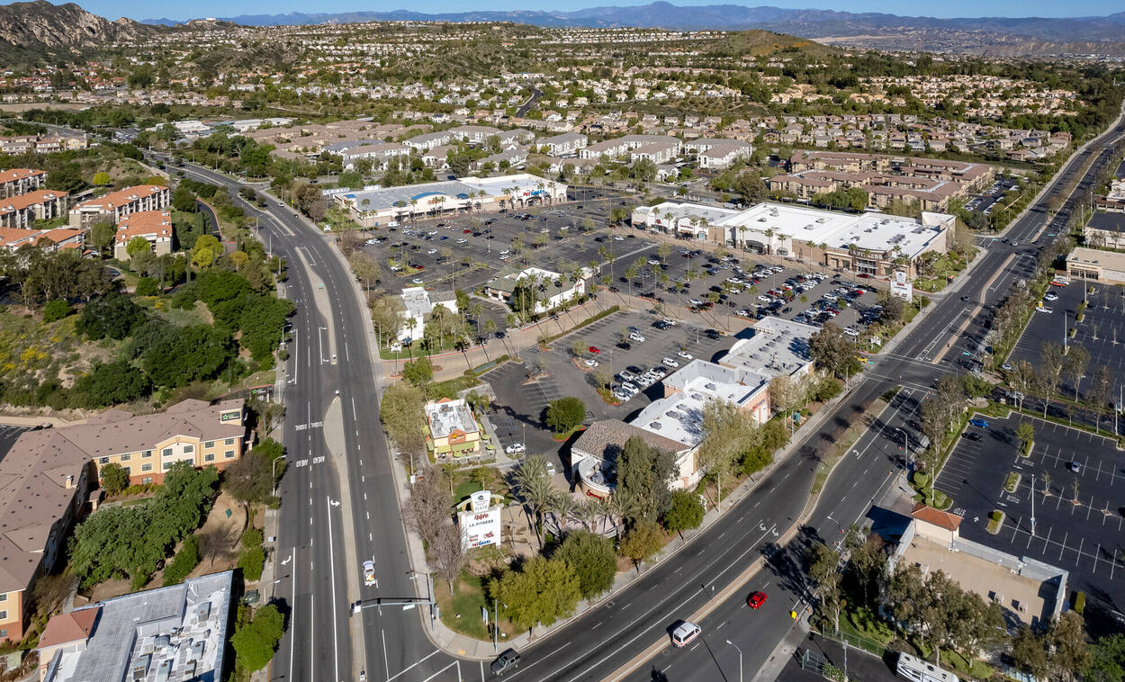 Stevenson Ranch Plaza