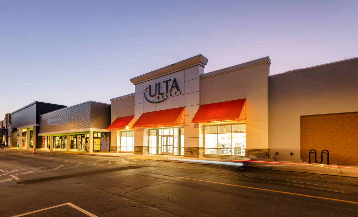 Aurora Shopping Center